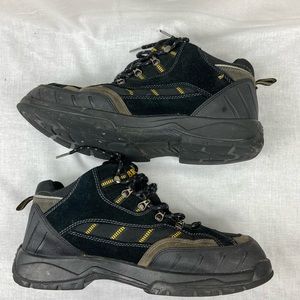 Brahma hiking boots
